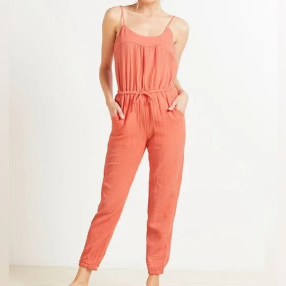 Evereve Gemma Gauzy Cotton Jumpsuit in Coral Size S